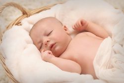 Bébé 2 mois dort